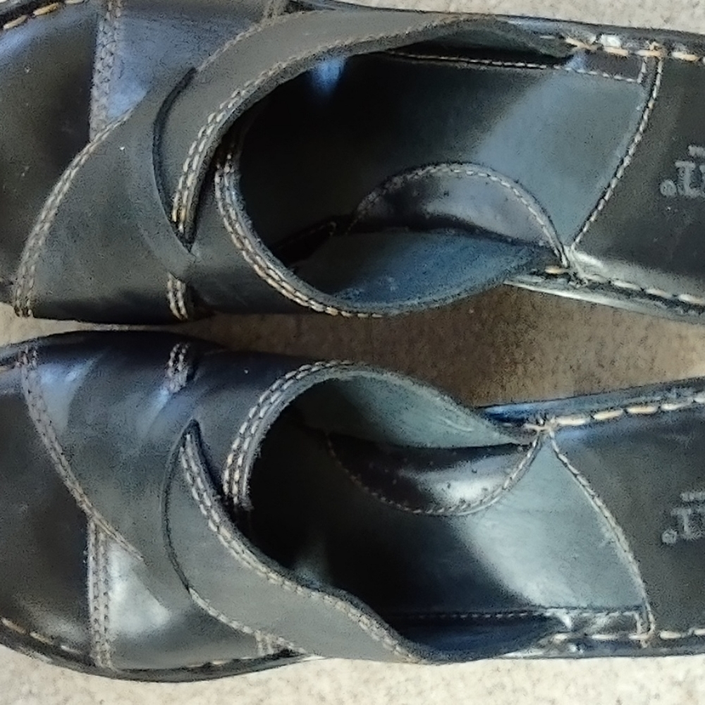 Born Leather Wedge Sandals Black Size 7